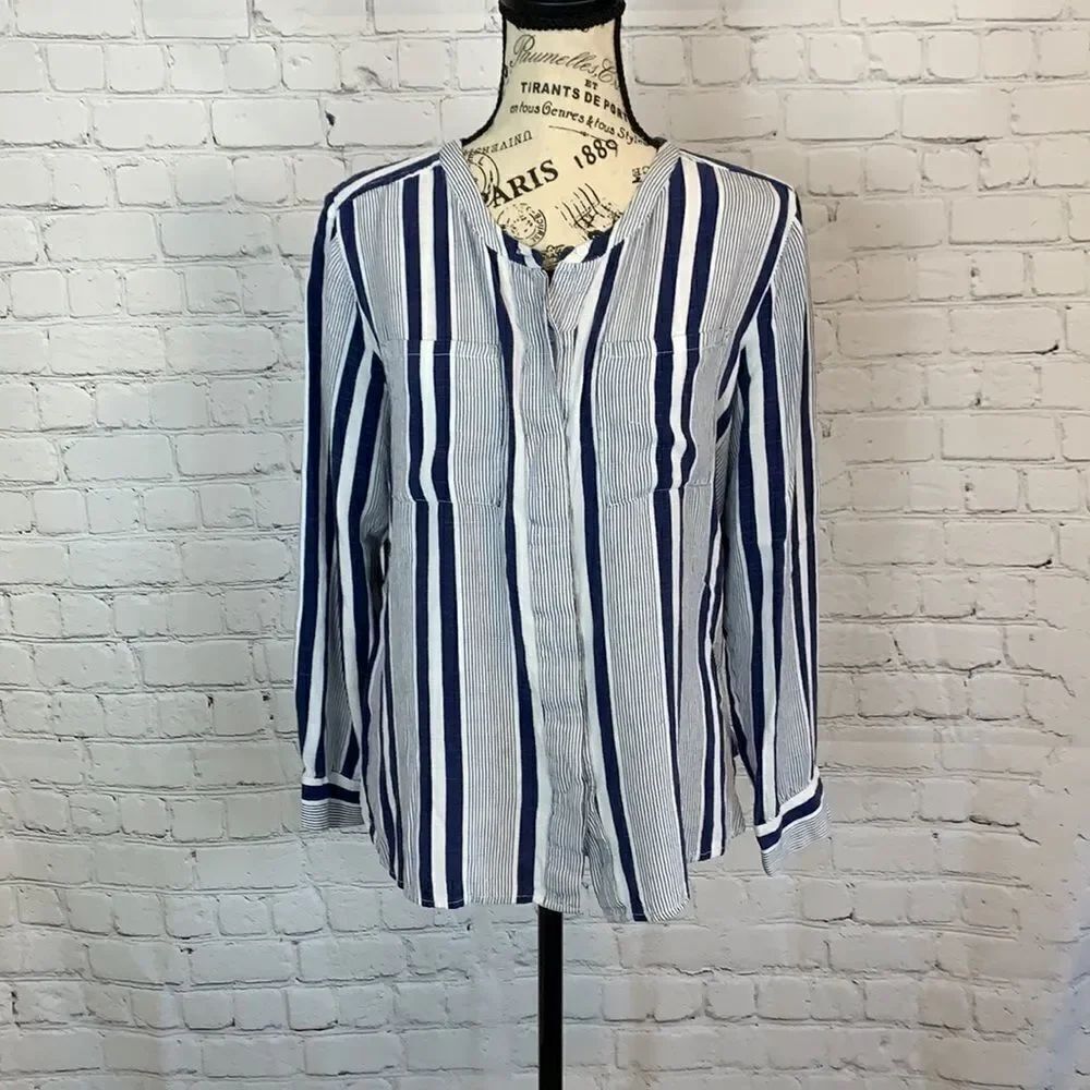 Two by Vince Camuto/ blouse / size medium